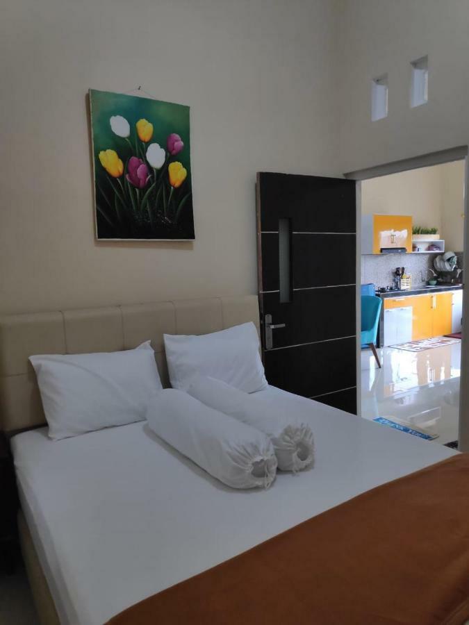 Homestay Wahyudi 1 Syariah Tlekung Екстер'єр фото