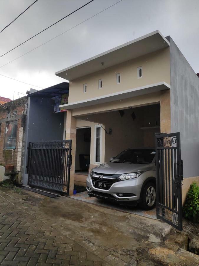 Homestay Wahyudi 1 Syariah Tlekung Екстер'єр фото